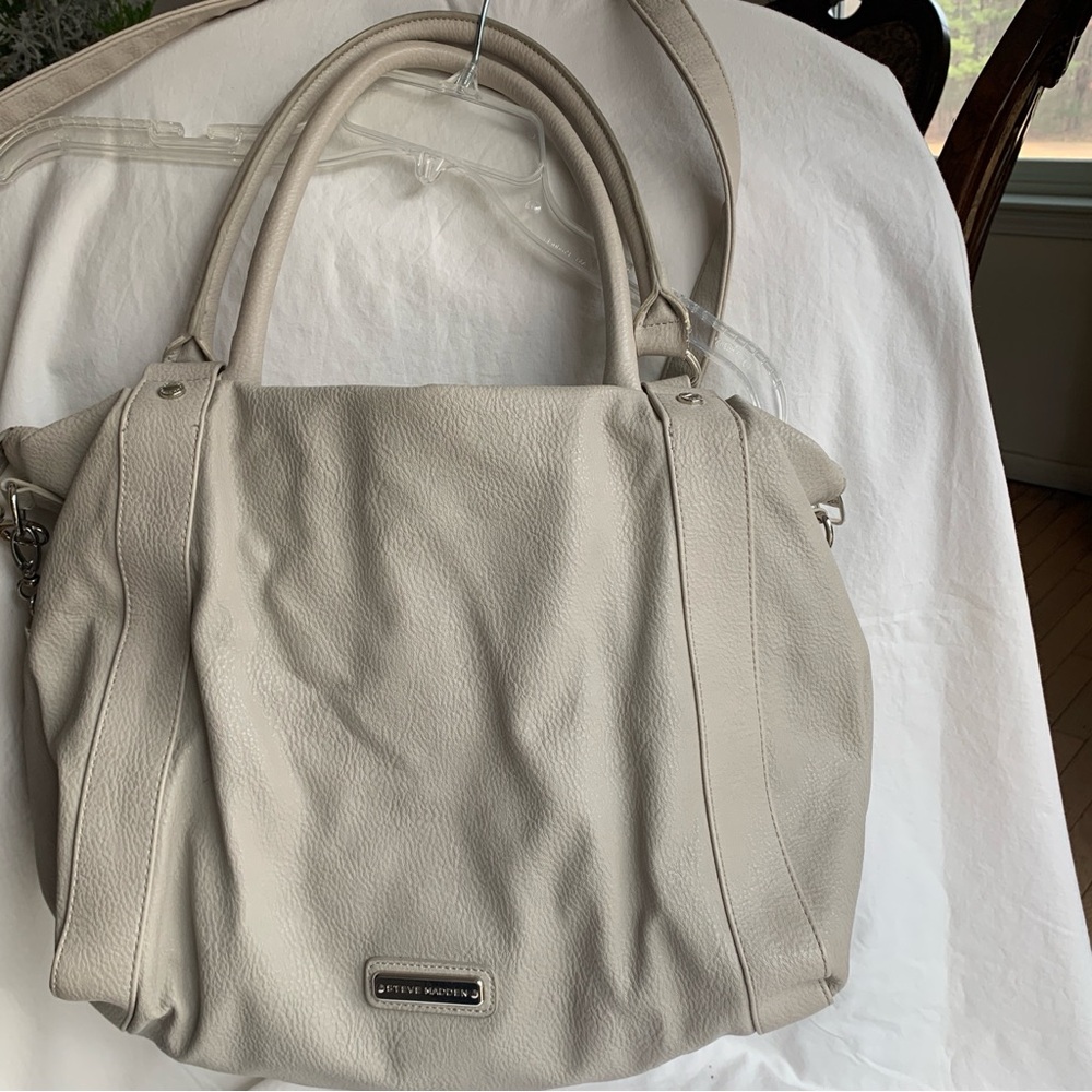 Steve Madden Elegant Beige Tote Bag